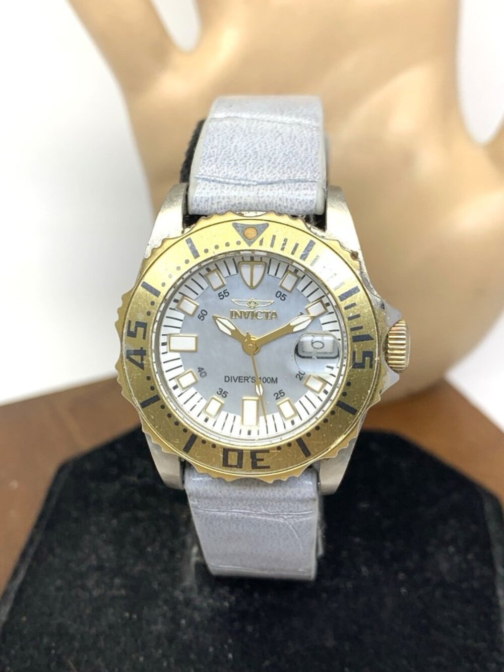 Invicta Women's Watch 17383 Pro Diver Quartz Mother of Pearl Dial Gray Leather